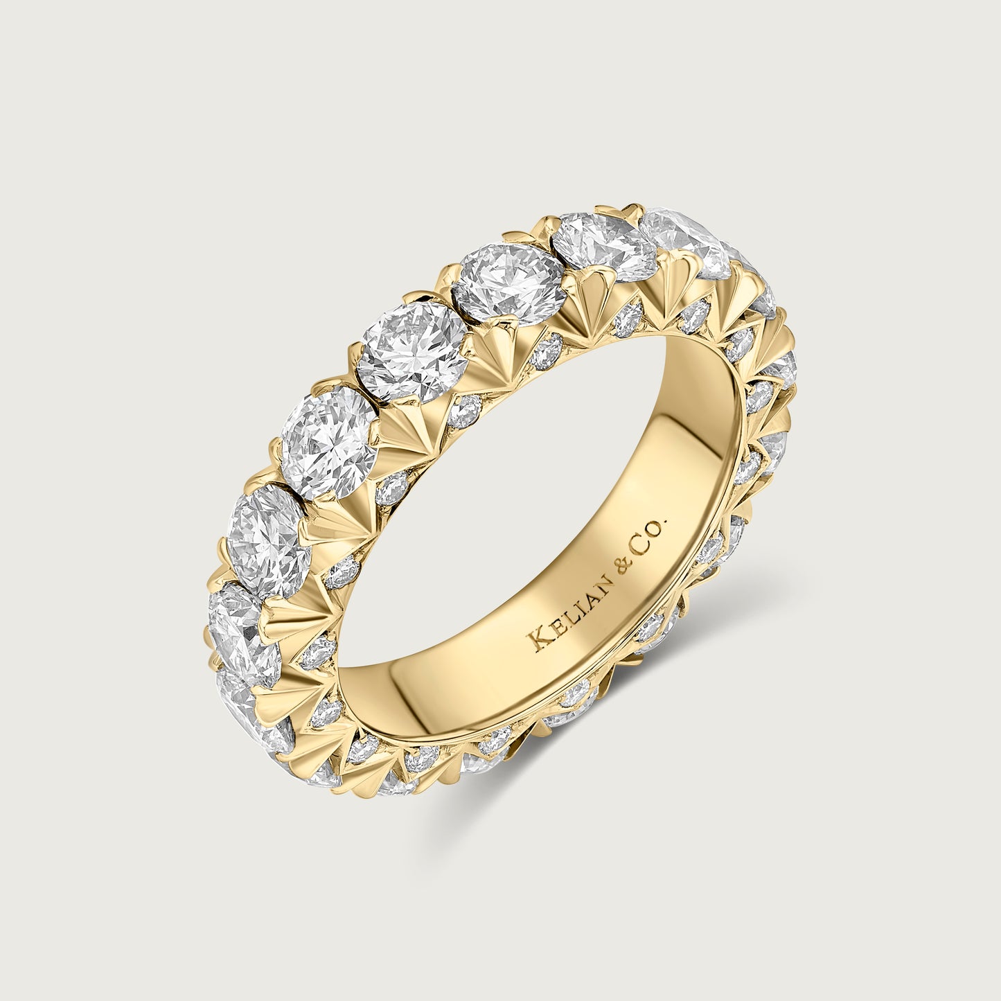 French Pavé Ring Infini in Yellow Gold