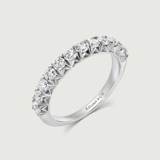 Élégante French Pavé Ring in White Gold